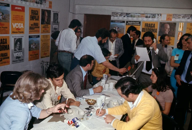 contactophoto-1083806466